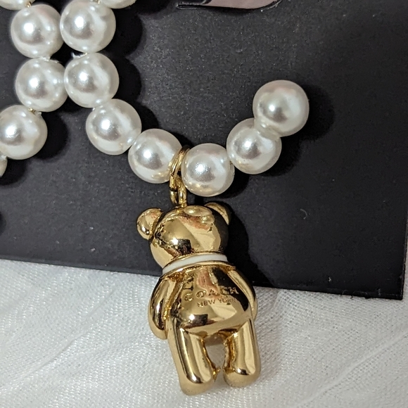 🆕 Teddy Bear Pearl Earrings 💛 COACH - Picture 5 of 5